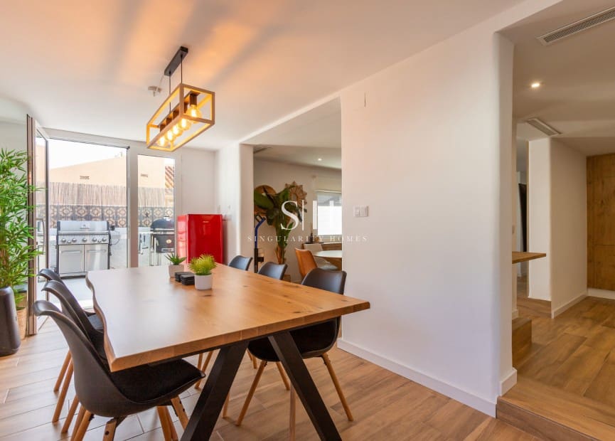 4 Zimmer Villa zu verkaufen in Los Balcones mit Pool - 650.000 € (Ref: 9807316)