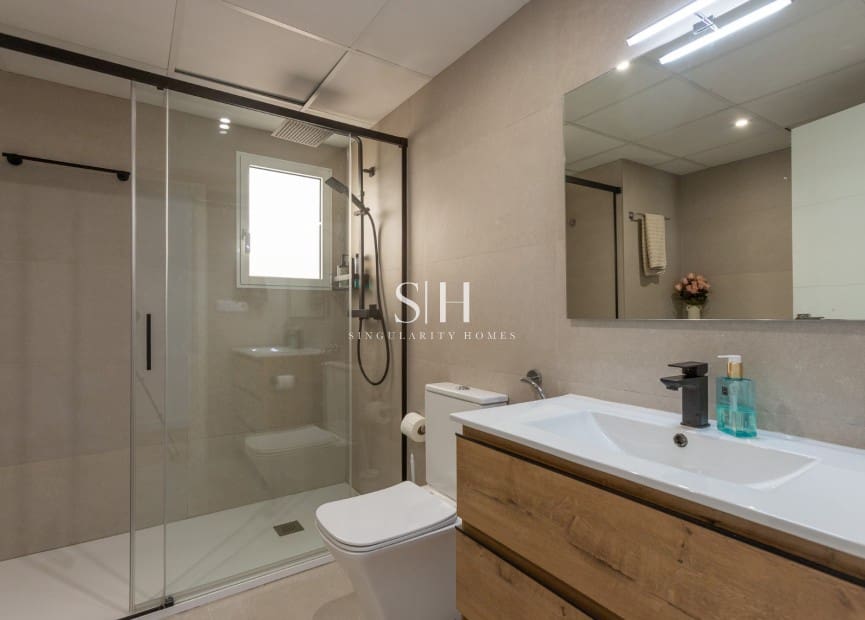 4 Zimmer Villa zu verkaufen in Los Balcones mit Pool - 650.000 € (Ref: 9807316)