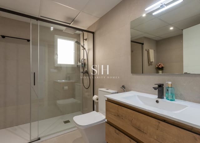 4 quarto Moradia para venda em Los Balcones com piscina - 650 000 € (Ref: 9807316)