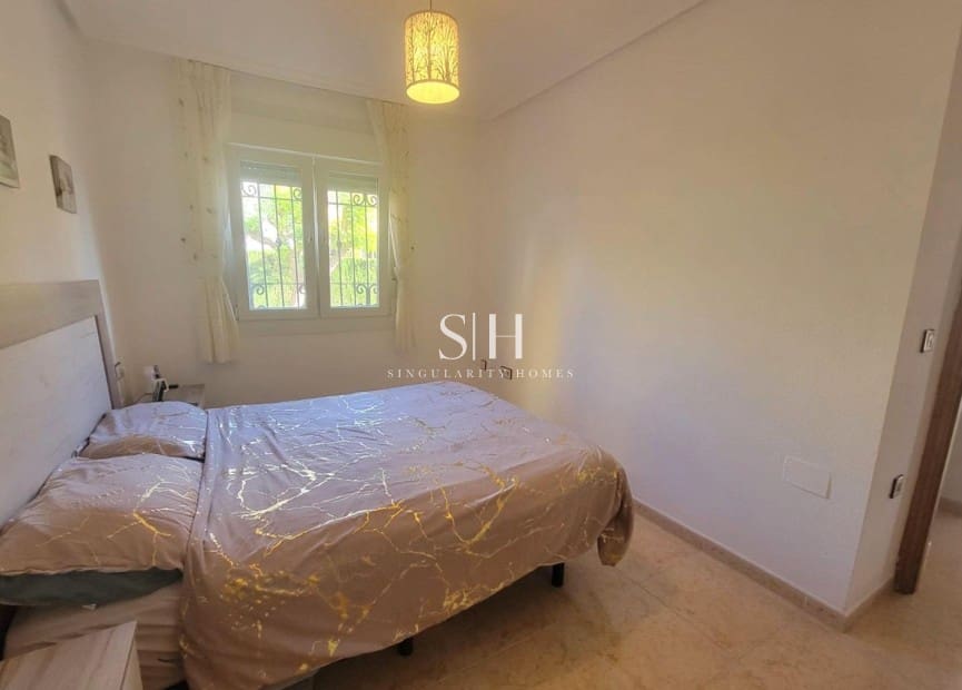 3 slaapkamer Halfvrijstaande villa te koop in Los Montesinos met zwembad - € 205.000 (Ref: 9807318)