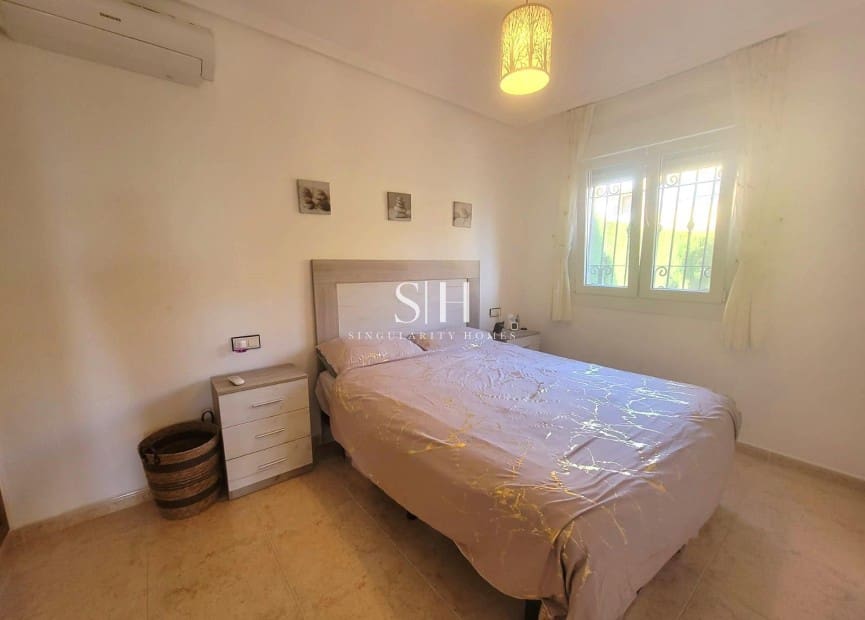 3 slaapkamer Halfvrijstaande villa te koop in Los Montesinos met zwembad - € 205.000 (Ref: 9807318)