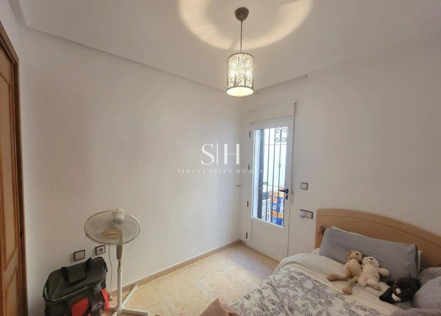 3 slaapkamer Halfvrijstaande villa te koop in Los Montesinos met zwembad - € 205.000 (Ref: 9807318)