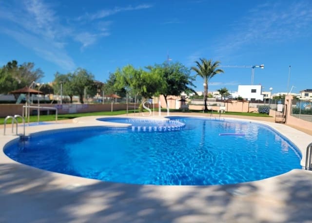 3 slaapkamer Halfvrijstaande villa te koop in Los Montesinos met zwembad - € 205.000 (Ref: 9807318)