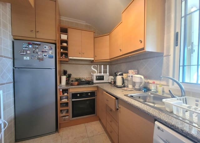 3 slaapkamer Halfvrijstaande villa te koop in Los Montesinos met zwembad - € 205.000 (Ref: 9807318)