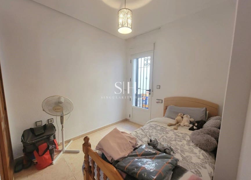 3 slaapkamer Halfvrijstaande villa te koop in Los Montesinos met zwembad - € 205.000 (Ref: 9807318)