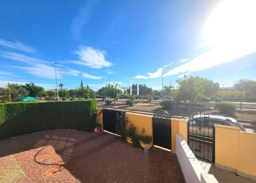 3 slaapkamer Halfvrijstaande villa te koop in Los Montesinos met zwembad - € 205.000 (Ref: 9807318)
