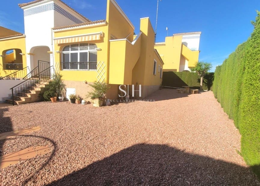3 slaapkamer Halfvrijstaande villa te koop in Los Montesinos met zwembad - € 205.000 (Ref: 9807318)
