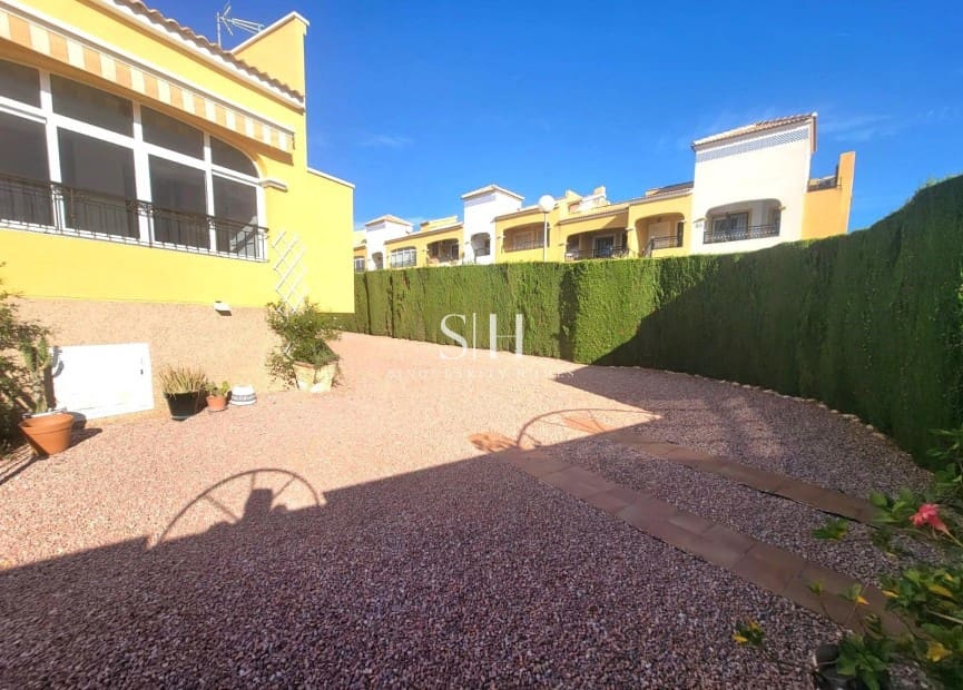 3 slaapkamer Halfvrijstaande villa te koop in Los Montesinos met zwembad - € 205.000 (Ref: 9807318)