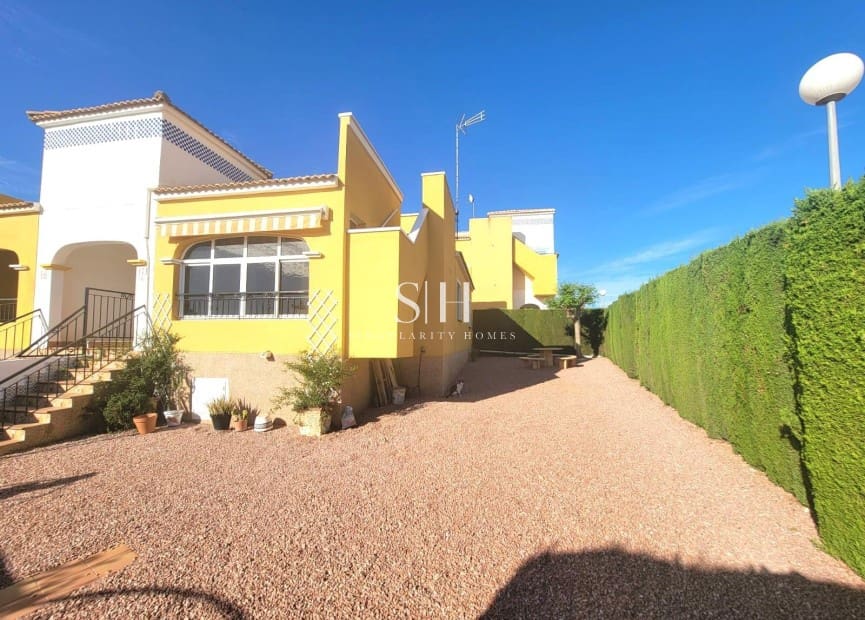 3 slaapkamer Halfvrijstaande villa te koop in Los Montesinos met zwembad - € 205.000 (Ref: 9807318)