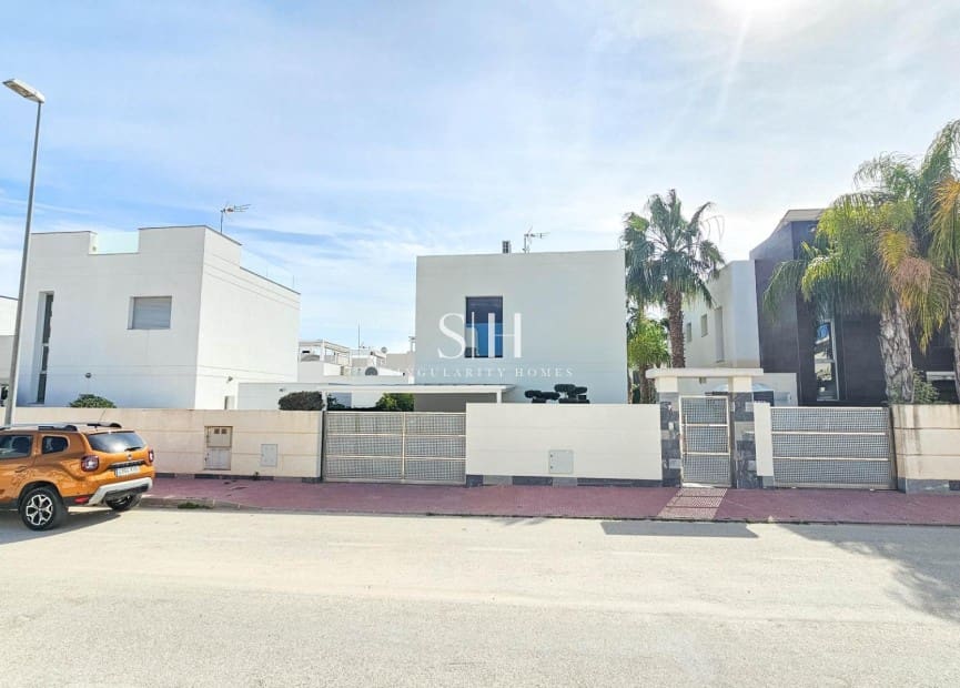 Chalet de 3 habitaciones en Ciudad Quesada en venta con piscina - 458.900 € (Ref: 9811063)