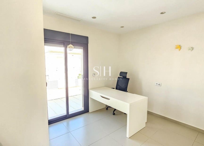 Chalet de 3 habitaciones en Ciudad Quesada en venta con piscina - 458.900 € (Ref: 9811063)