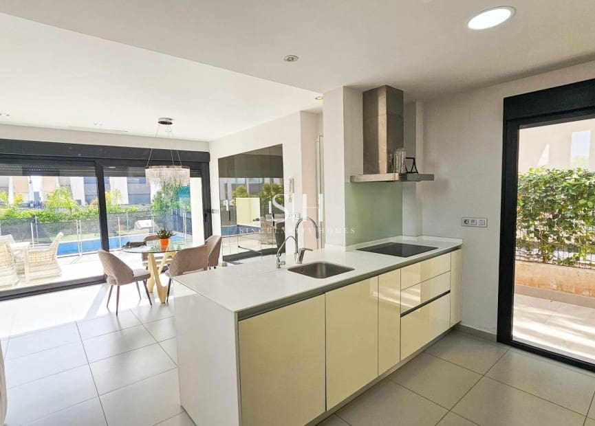 Chalet de 3 habitaciones en Ciudad Quesada en venta con piscina - 458.900 € (Ref: 9811063)