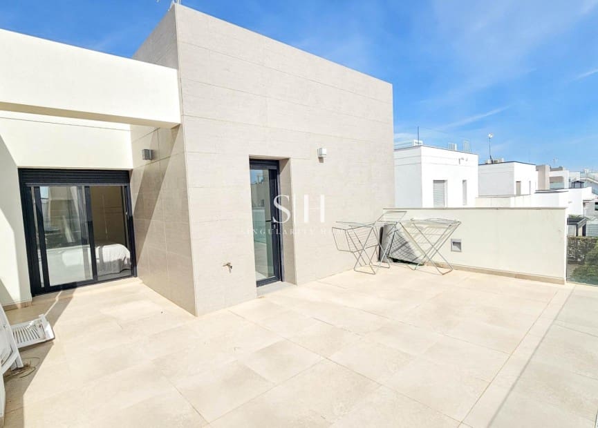 Chalet de 3 habitaciones en Ciudad Quesada en venta con piscina - 458.900 € (Ref: 9811063)
