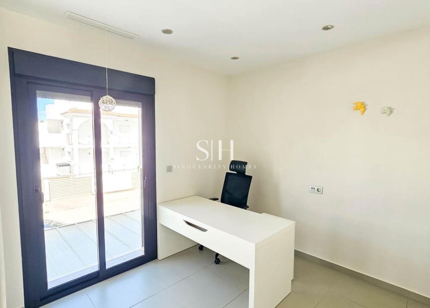Chalet de 3 habitaciones en Ciudad Quesada en venta con piscina - 458.900 € (Ref: 9811063)
