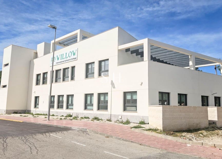 Chalet de 3 habitaciones en Ciudad Quesada en venta con piscina - 458.900 € (Ref: 9811063)