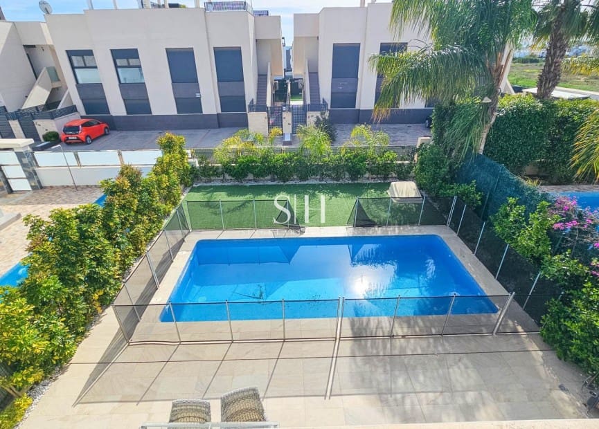 Chalet de 3 habitaciones en Ciudad Quesada en venta con piscina - 458.900 € (Ref: 9811063)