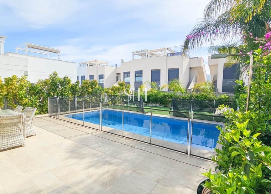 Chalet de 3 habitaciones en Ciudad Quesada en venta con piscina - 458.900 € (Ref: 9811063)