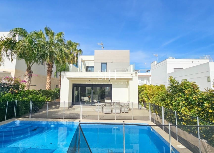 Chalet de 3 habitaciones en Ciudad Quesada en venta con piscina - 458.900 € (Ref: 9811063)