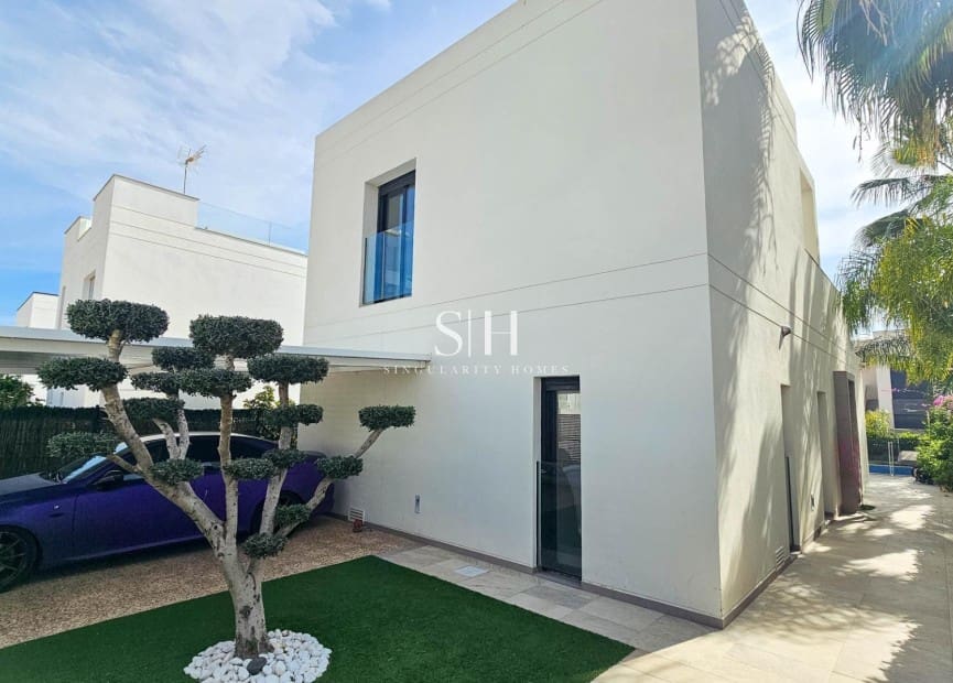 Chalet de 3 habitaciones en Ciudad Quesada en venta con piscina - 458.900 € (Ref: 9811063)