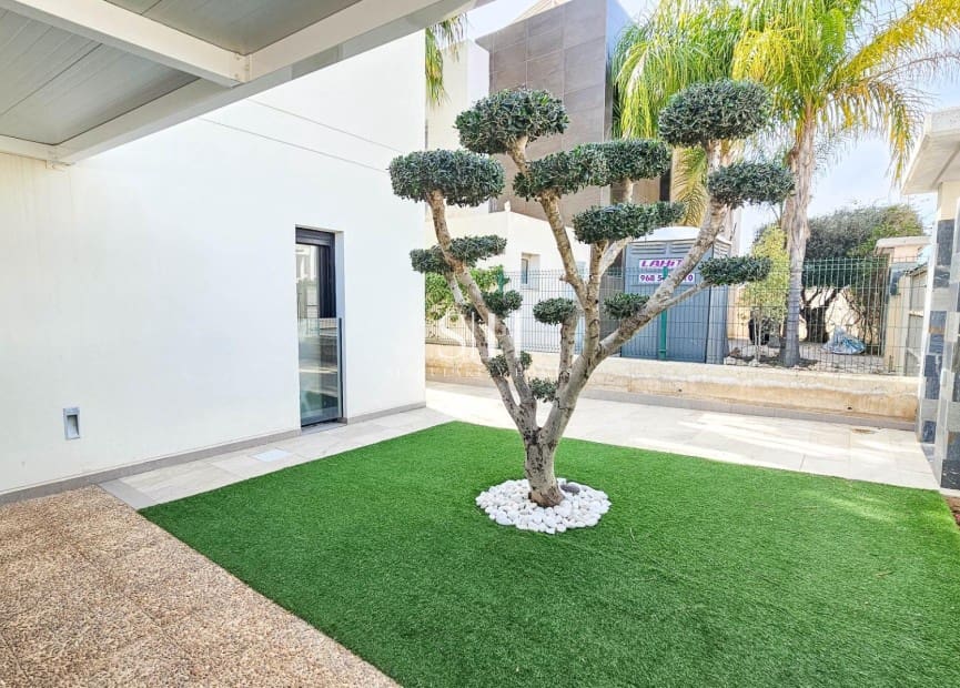 Chalet de 3 habitaciones en Ciudad Quesada en venta con piscina - 458.900 € (Ref: 9811063)