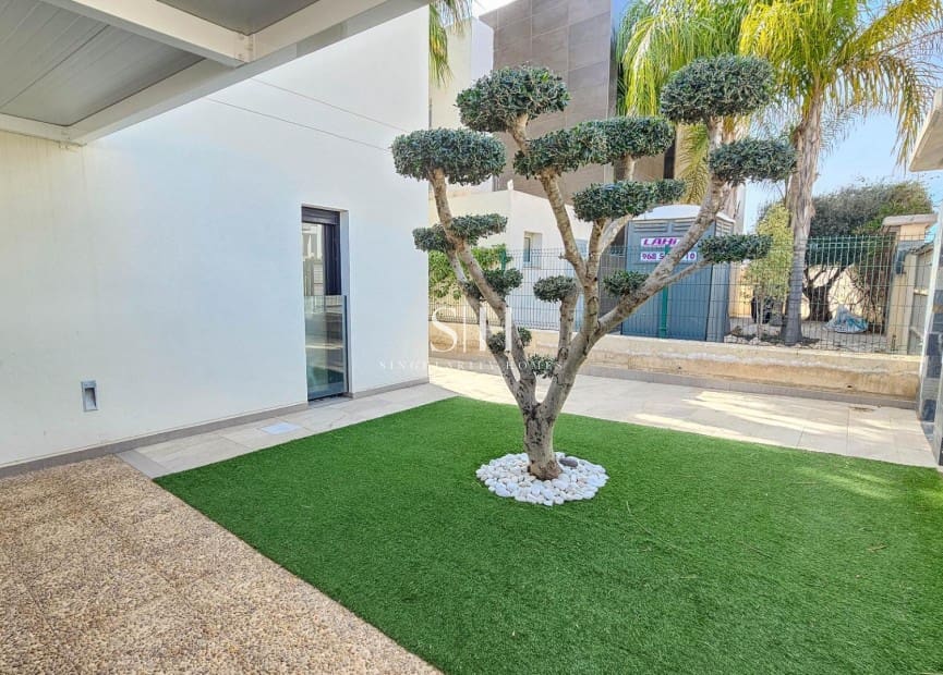 Chalet de 3 habitaciones en Ciudad Quesada en venta con piscina - 458.900 € (Ref: 9811063)