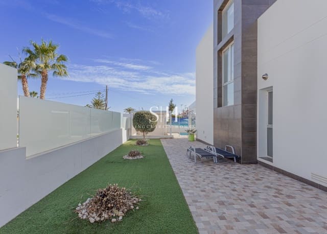 3 slaapkamer Villa te koop in Lomas de Cabo Roig - Los Dolses, Orihuela - € 475.000 (Ref: 9811065)