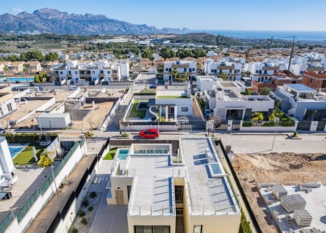 4 bedroom Villa for sale in Polop with pool - € 970,000 (Ref: 9811067)