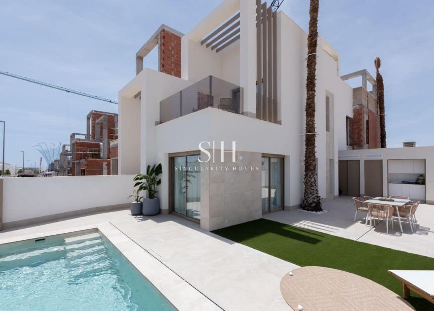 3 chambre Villa/Maison à vendre à Los Alcazares avec piscine - 645 000 € (Ref: 9811072)