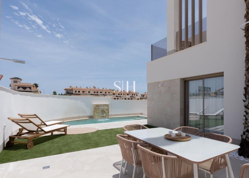 3 chambre Villa/Maison à vendre à Los Alcazares avec piscine - 645 000 € (Ref: 9811072)
