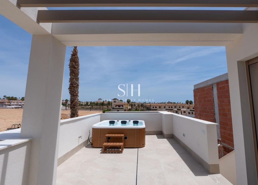 3 chambre Villa/Maison à vendre à Los Alcazares avec piscine - 645 000 € (Ref: 9811072)