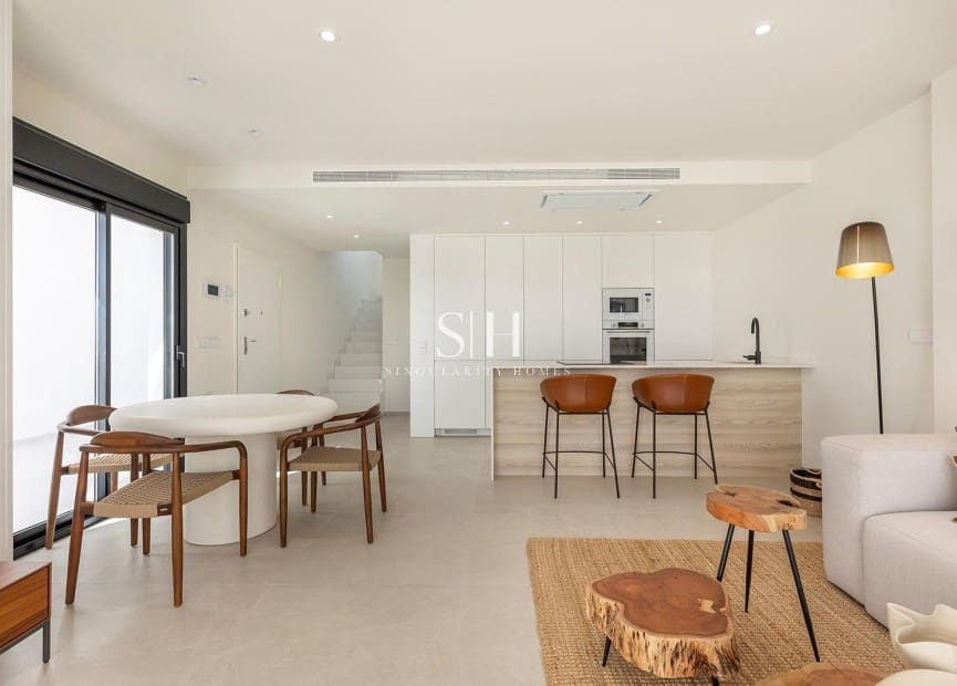 3 soverom Villa til salgs i Los Alcazares med svømmebasseng - € 429 000 (Ref: 9811079)