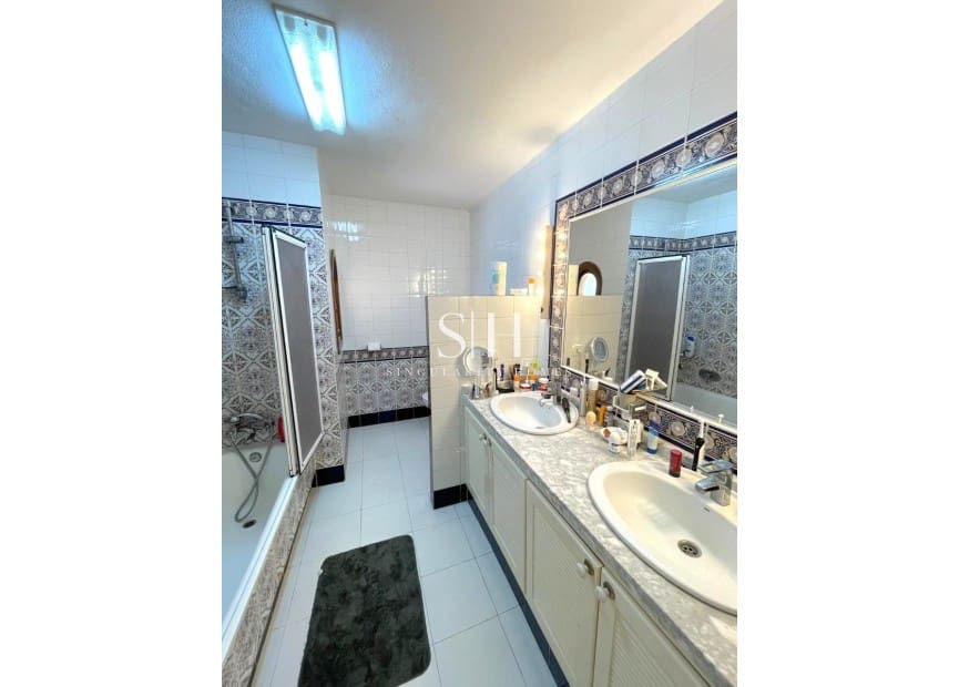 3 bedroom Villa for sale in Villamartin - € 639,000 (Ref: 9811093)