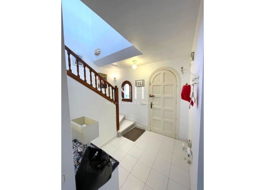 3 bedroom Villa for sale in Villamartin - € 639,000 (Ref: 9811093)
