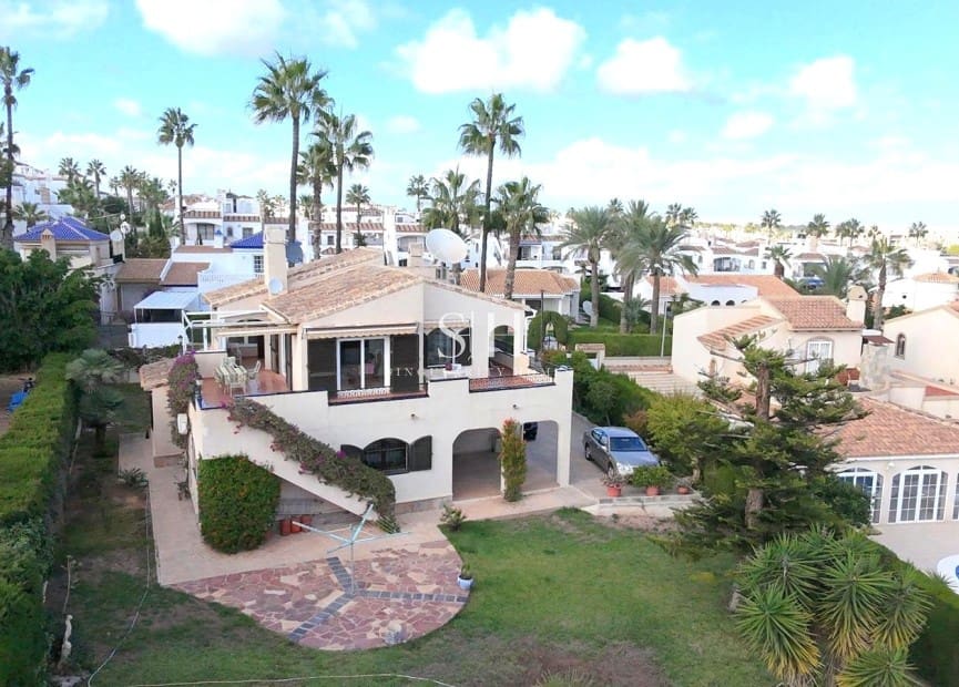 3 bedroom Villa for sale in Villamartin - € 639,000 (Ref: 9811093)