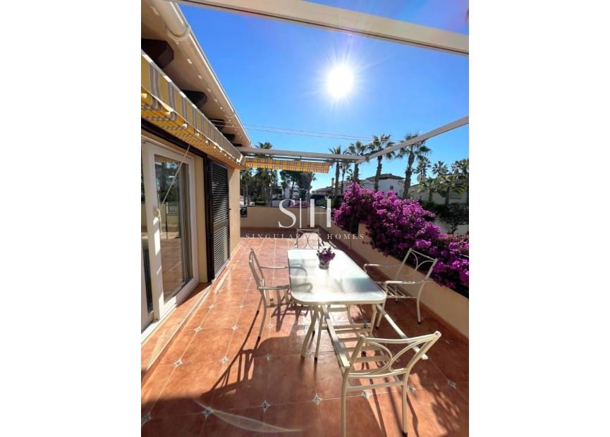 3 bedroom Villa for sale in Villamartin - € 639,000 (Ref: 9811093)