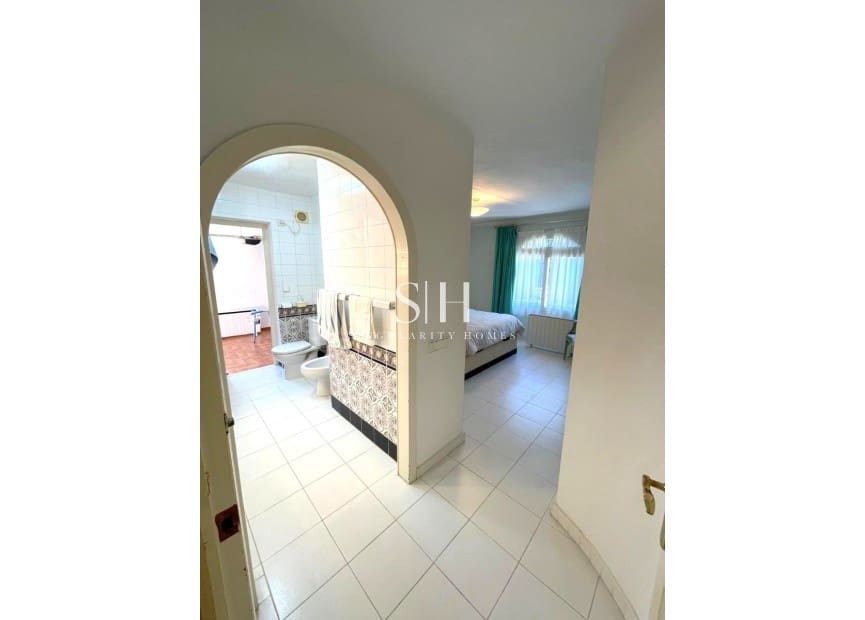 3 bedroom Villa for sale in Villamartin - € 639,000 (Ref: 9811093)