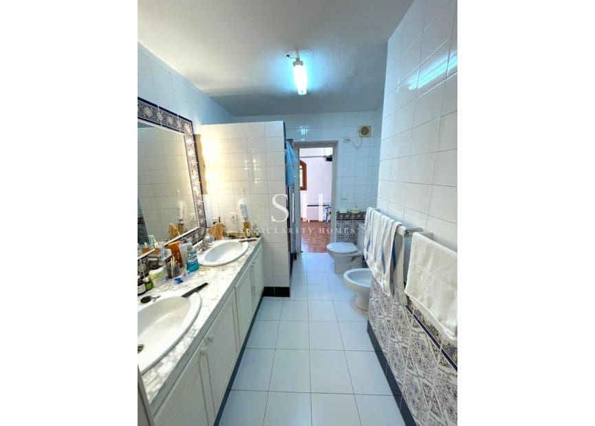 3 bedroom Villa for sale in Villamartin - € 639,000 (Ref: 9811093)