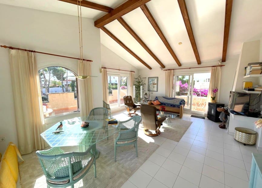 3 bedroom Villa for sale in Villamartin - € 639,000 (Ref: 9811093)