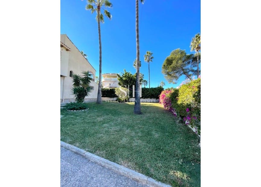 3 bedroom Villa for sale in Villamartin - € 639,000 (Ref: 9811093)