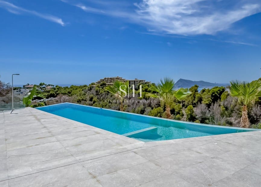 4 bedroom Villa for sale in Altea with pool - € 2,290,000 (Ref: 9811094)