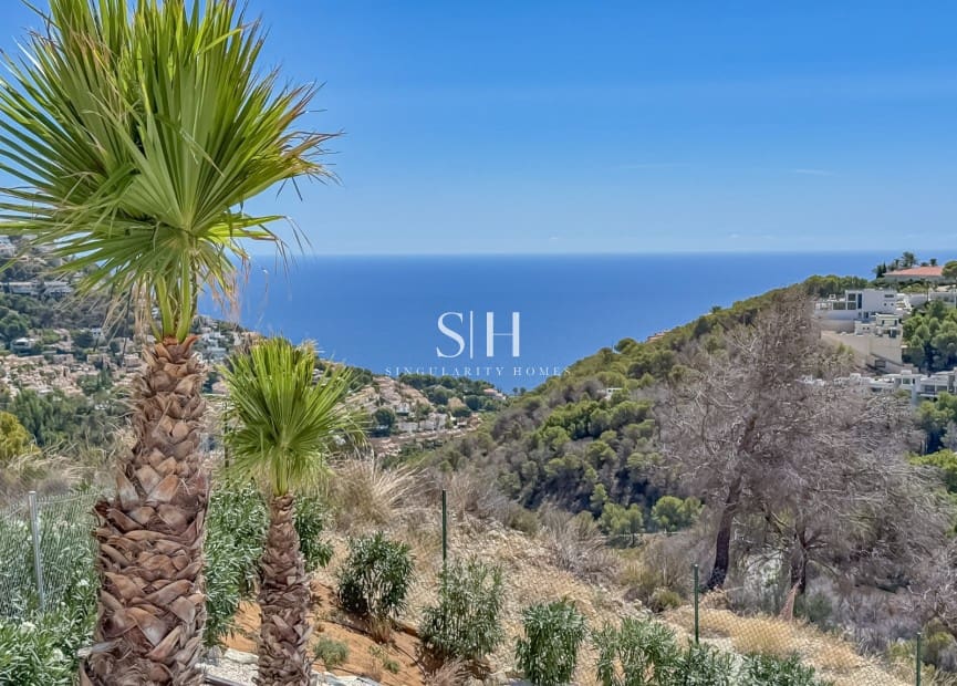 4 bedroom Villa for sale in Altea with pool - € 2,290,000 (Ref: 9811094)