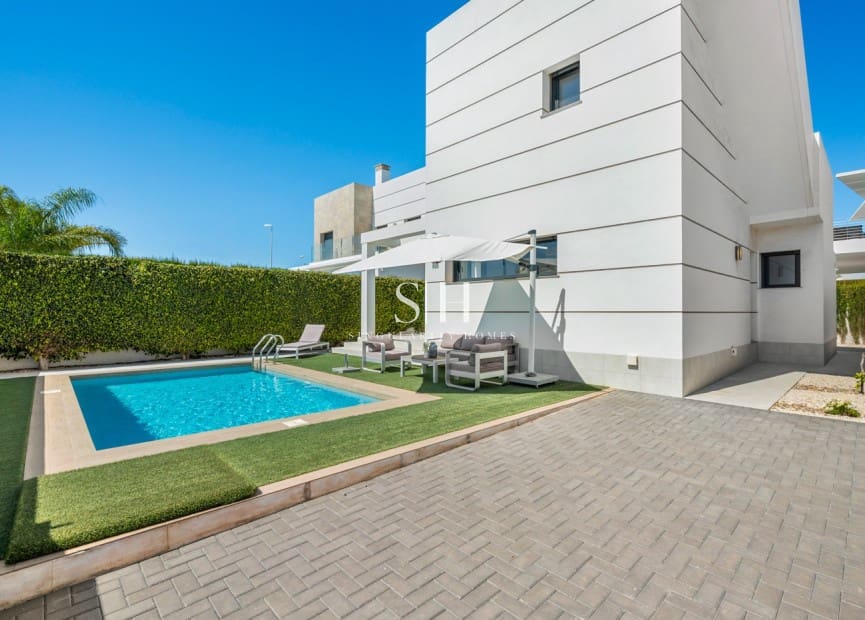 3 soveværelse Villa til salg i Ciudad Quesada med swimmingpool - € 499.000 (Ref: 9811095)
