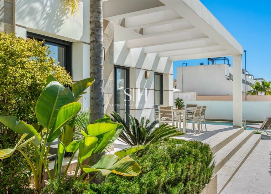 3 soveværelse Villa til salg i Ciudad Quesada med swimmingpool - € 499.000 (Ref: 9811095)