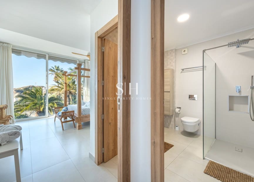 6 bedroom Villa for sale in Montiboli with pool - € 3,200,000 (Ref: 9811096)