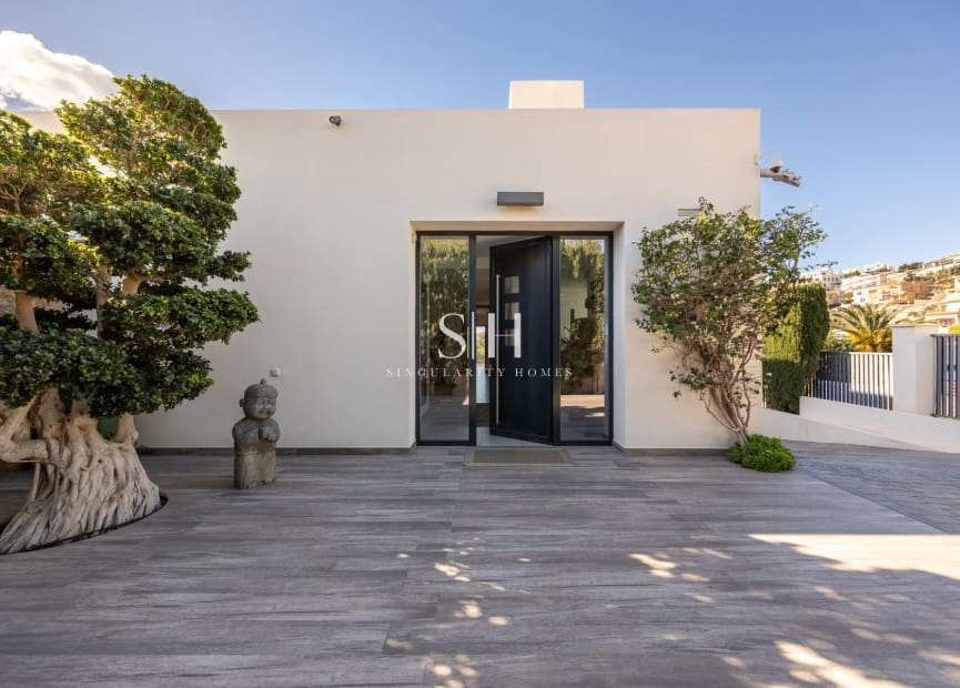 6 bedroom Villa for sale in Montiboli with pool - € 3,200,000 (Ref: 9811096)