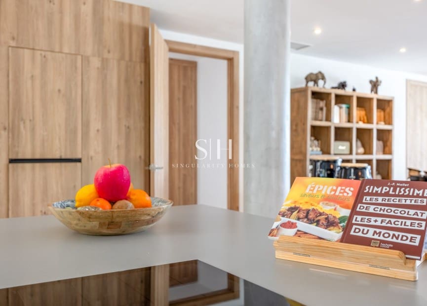 6 bedroom Villa for sale in Montiboli with pool - € 3,200,000 (Ref: 9811096)