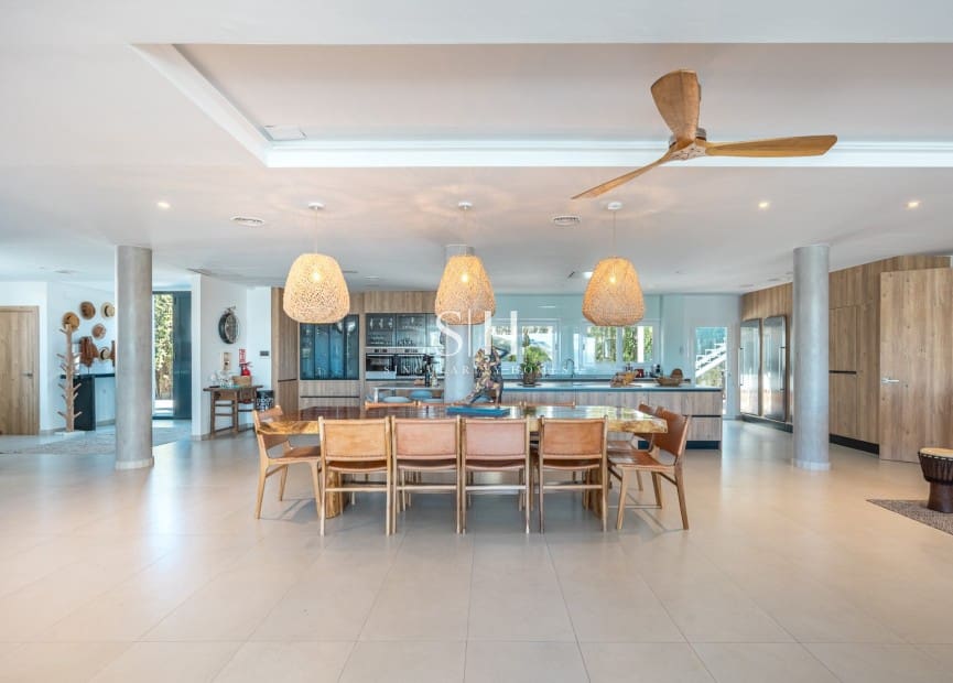 6 bedroom Villa for sale in Montiboli with pool - € 3,200,000 (Ref: 9811096)