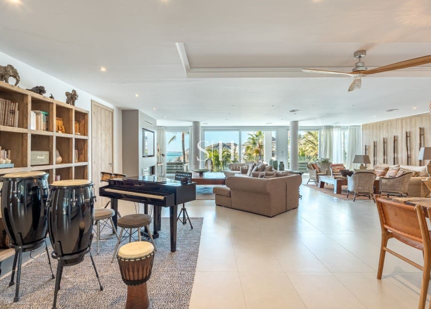 6 bedroom Villa for sale in Montiboli with pool - € 3,200,000 (Ref: 9811096)