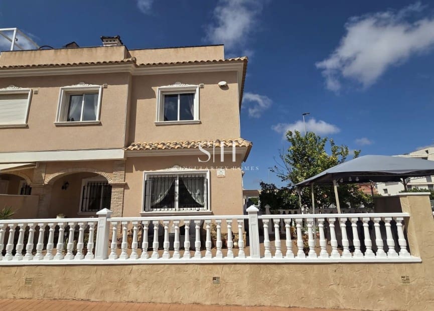 3 sovrum Villa till salu i Orihuela Costa - 275 000 € (Ref: 9811098)
