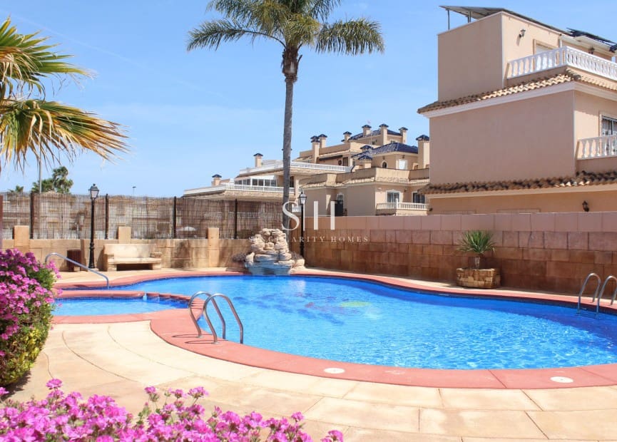 3 sovrum Villa till salu i Orihuela Costa - 275 000 € (Ref: 9811098)